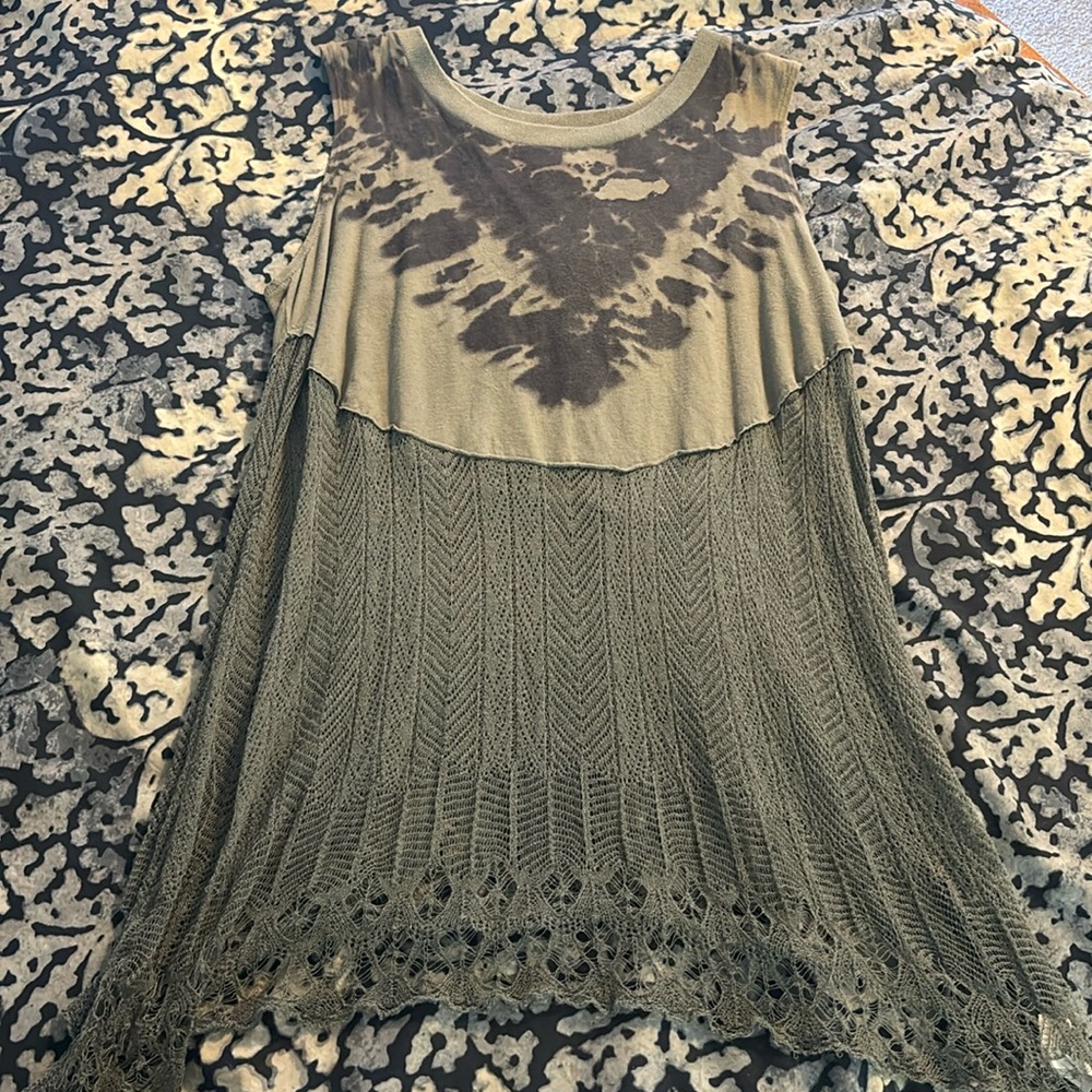 Like new We the Free tie dye lace tank